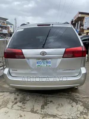 Toyota Sienna 2005 Silver
