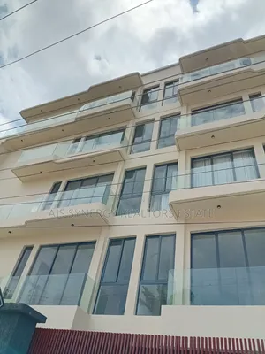 2bdrm Apartment in Off Admiralty Way, Lekki Phase 1 for sale