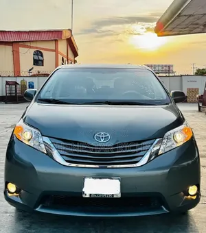 Executive Sienna