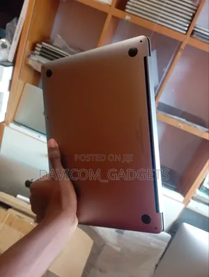Laptop Apple MacBook Pro 2020 16GB Apple M1 Pro SSD 512GB