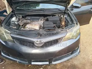 Toyota Camry SE 4dr Sedan (2.5L 4cyl 6A) 2013 Gray
