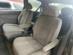 Toyota Sienna 2000 Silver