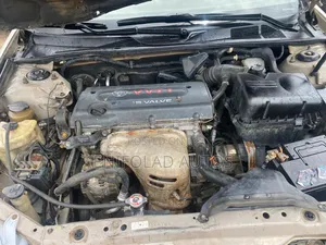 Toyota Camry 2005 Gold