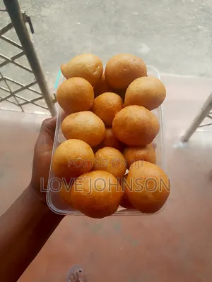 Cakes and Small Chops for All Events and Ceremonies.