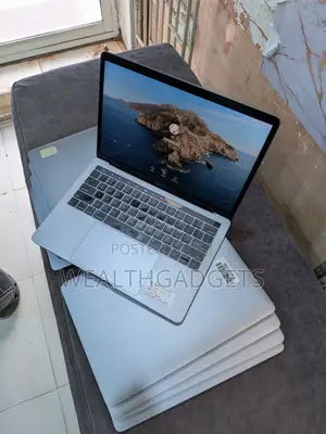Laptop Apple MacBook Pro 2017 16GB Intel Core i7 SSD 256GB