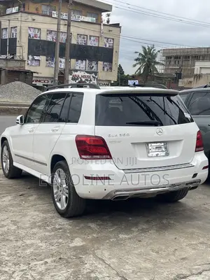 Mercedes-Benz GLK-Class Base GLK 350 4dr AWD 4MATIC (3.5L 6cyl 7A) 2015
