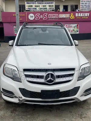 Mercedes-Benz GLK-Class Base GLK 350 4dr AWD 4MATIC (3.5L 6cyl 7A) 2015