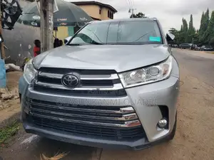 Toyota Highlander XLE 2019 Silver
