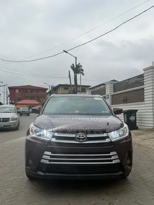 Toyota Highlander XLE 4dr SUV AWD (3.5L 6cyl 6A) 2015 Maroon