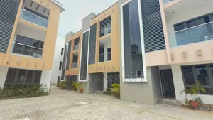 4bdrm Townhouse / Terrace in With In Secured, Banana Island for rent