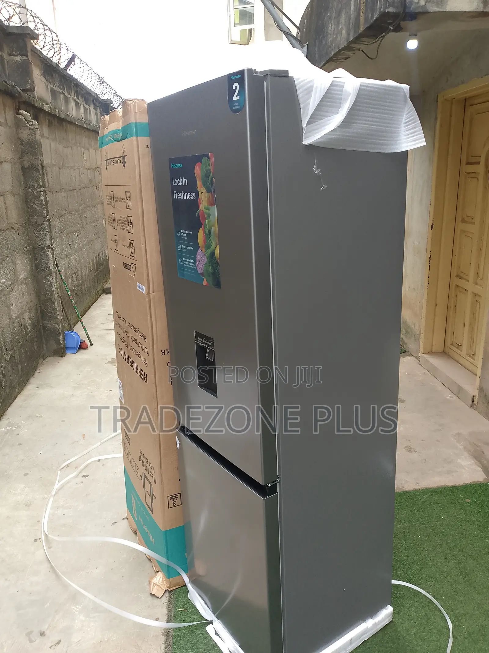 Keep It Fresh With Hisense 264L Refrigerator