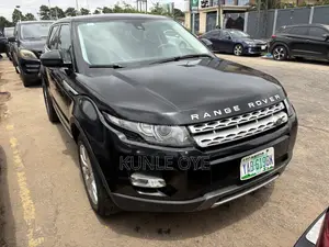 Land Rover Range Rover Evoque SE 5dr 4x4 (2.0L 4cyl 9A) 2016 Black