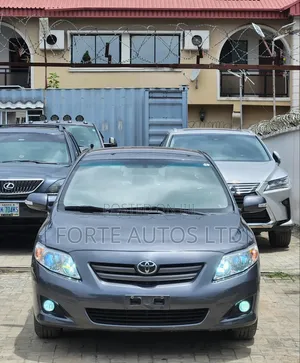 Toyota Corolla LE 4dr Sedan (1.8L 4cyl 4A) 2010 Gray