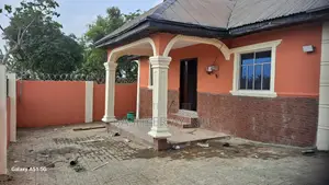 8bdrm Room & Parlour in Boripe for sale