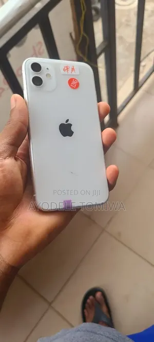 New Apple iPhone 11 128 GB White