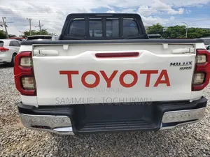 Toyota Hilux 2016 White