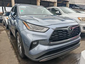 Toyota Highlander 2023 Blue