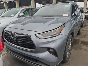 Toyota Highlander 2023 Blue