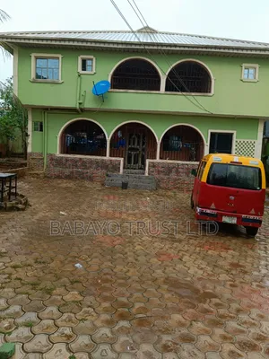 9bdrm Block of Flats in Benin City for sale