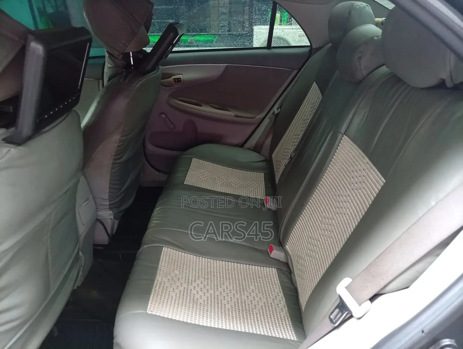 Toyota Corolla 2010 Gray