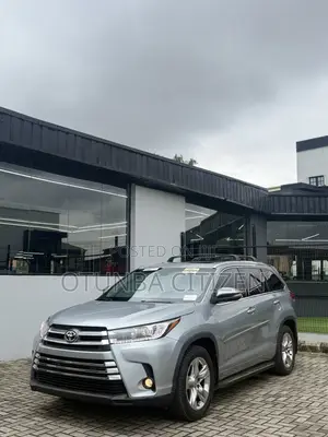 Toyota Highlander Limited Platinum 4dr SUV AWD (3.5L 6cyl 6A) 2015
