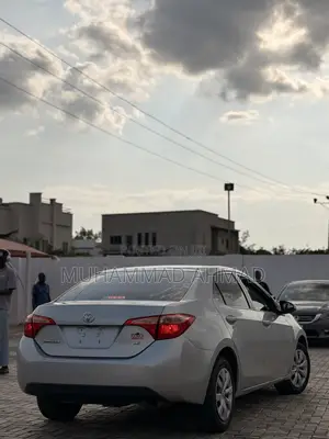 Toyota Corolla LE ECO 4dr Sedan (1.8L 4cyl CVT) 2017 Gray