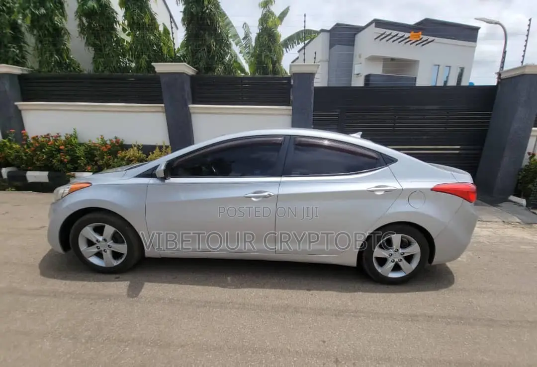 Hyundai Elantra 2013 Silver