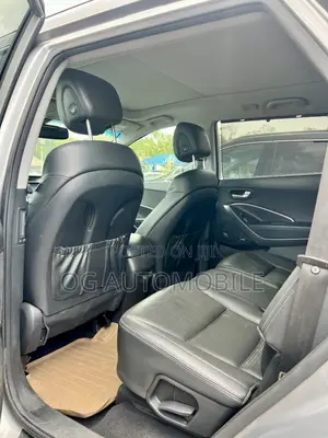 Hyundai Santa Fe Limited 4dr SUV AWD (3.3L 6cyl 6A) 2015 Gray