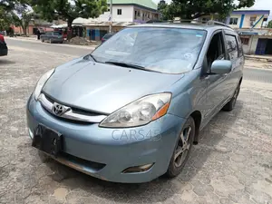 Toyota Sienna 2004 Blue