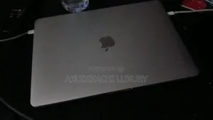 Laptop Apple MacBook Pro 2020 32GB Intel Core i7 HDD+SSD 512GB