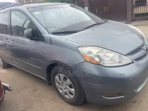 Toyota Sienna 2008 Blue
