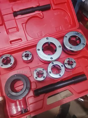 2" 7-Size Manual Ratchet Pipe Threader Kit or Die Stock