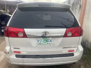 Toyota Sienna 2008 White