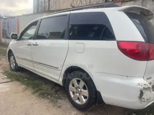 Toyota Sienna 2008 White
