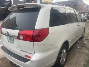 Toyota Sienna 2008 White