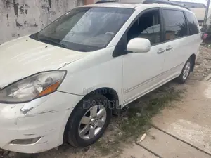 Toyota Sienna 2008 White