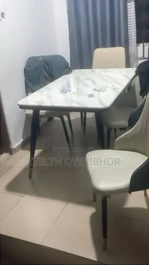 Marble Dinning Table With 4 Chairs