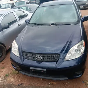 Toyota Matrix Hatchback FWD (1.8L 4cyl 5M) 2007 Blue