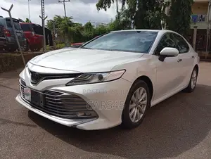 Toyota Camry 2019 White