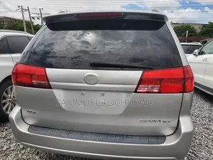 Toyota Sienna 2004 Silver