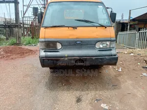 Foreign Used Ford Econo Van With Good Condition, Buy and Drive.