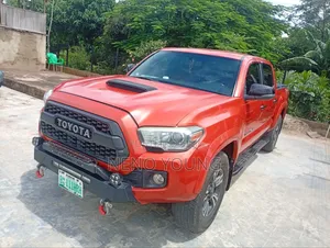 Toyota Tundra 2017 Orange