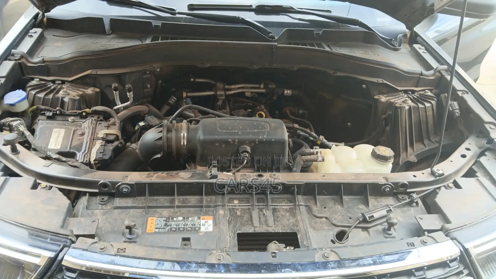 Ford Explorer XLT 2021 Gray