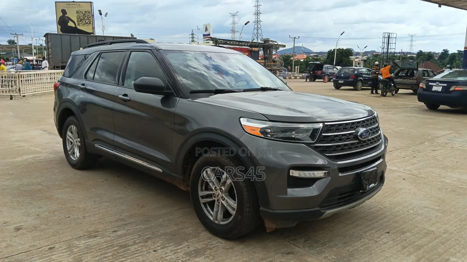 Ford Explorer XLT 2021 Gray