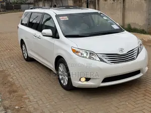 Toyota Sienna Limited FWD 7-Passenger 2013 White