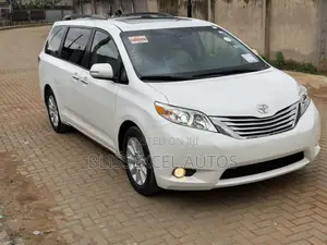 Toyota Sienna Limited FWD 7-Passenger 2013 White
