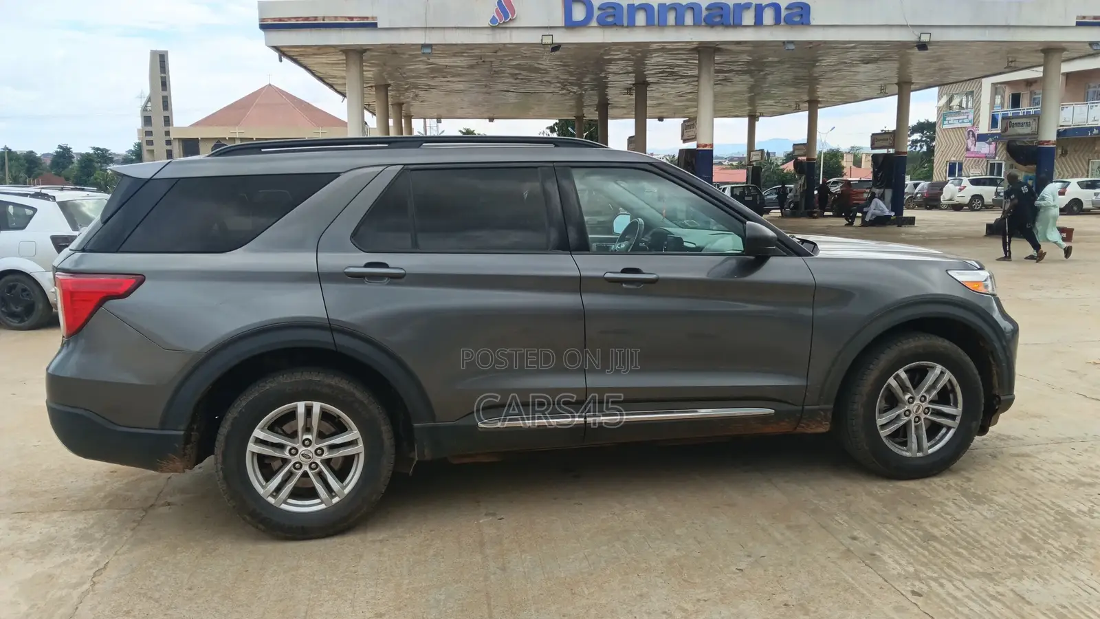 Ford Explorer XLT 2021 Gray