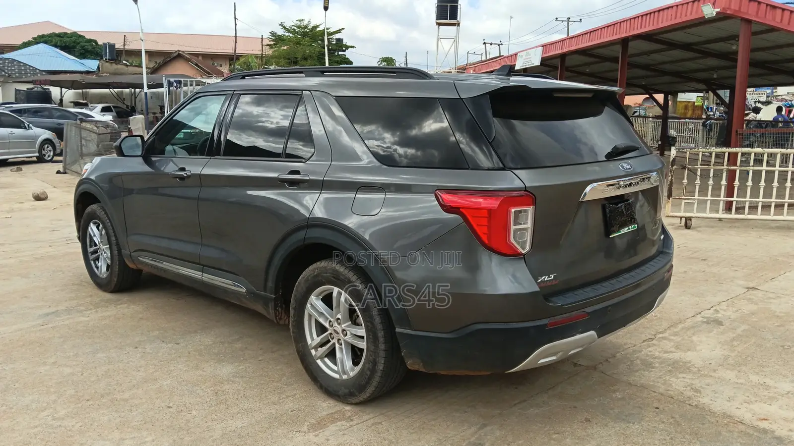Ford Explorer XLT 2021 Gray