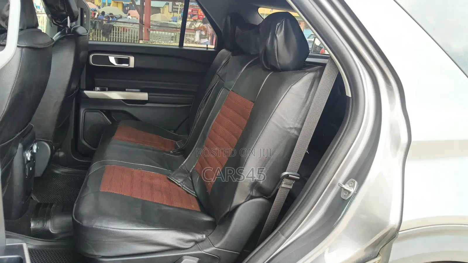 Ford Explorer XLT 2021 Gray