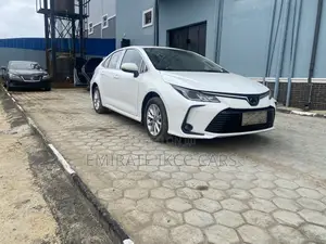 Toyota Corolla XSE 2023 White